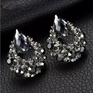 Luxury Gray Crystal Water Drop Earrings